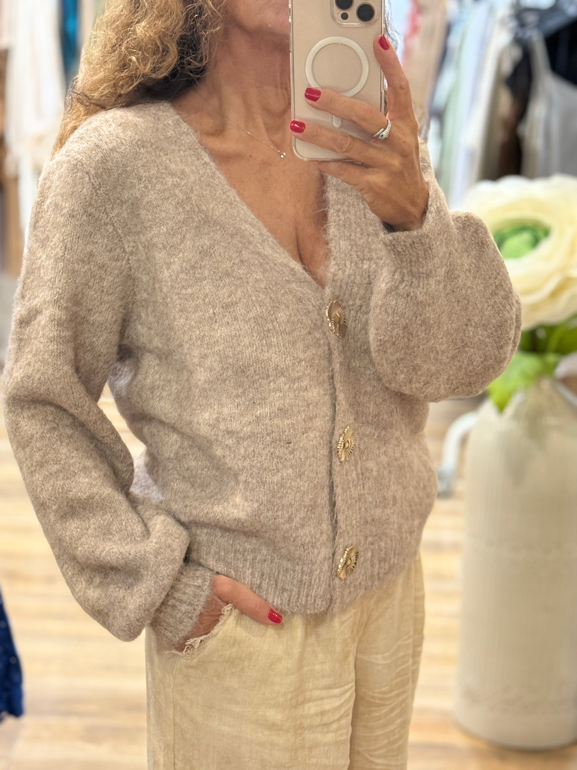 PULL/GILET TAUPE BOUTONS FLEURS DORÉES