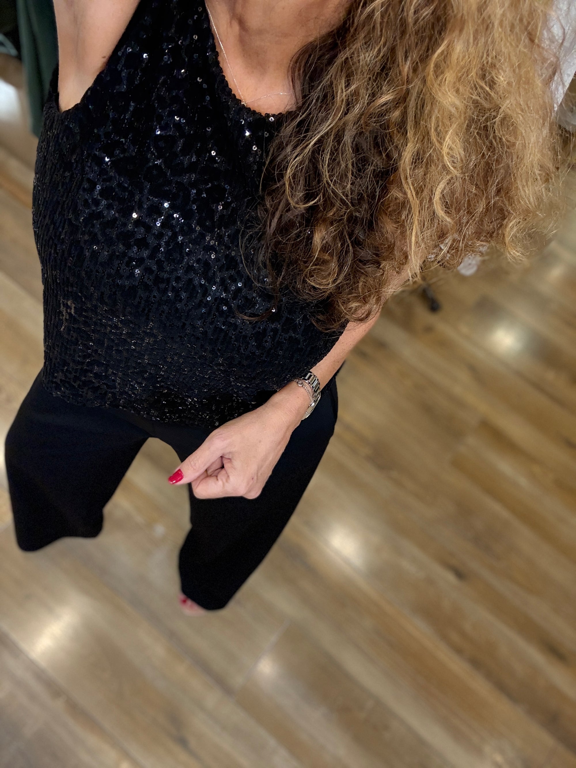 COMBINAISON NOIRE DOS CROISÉ SEQUINS