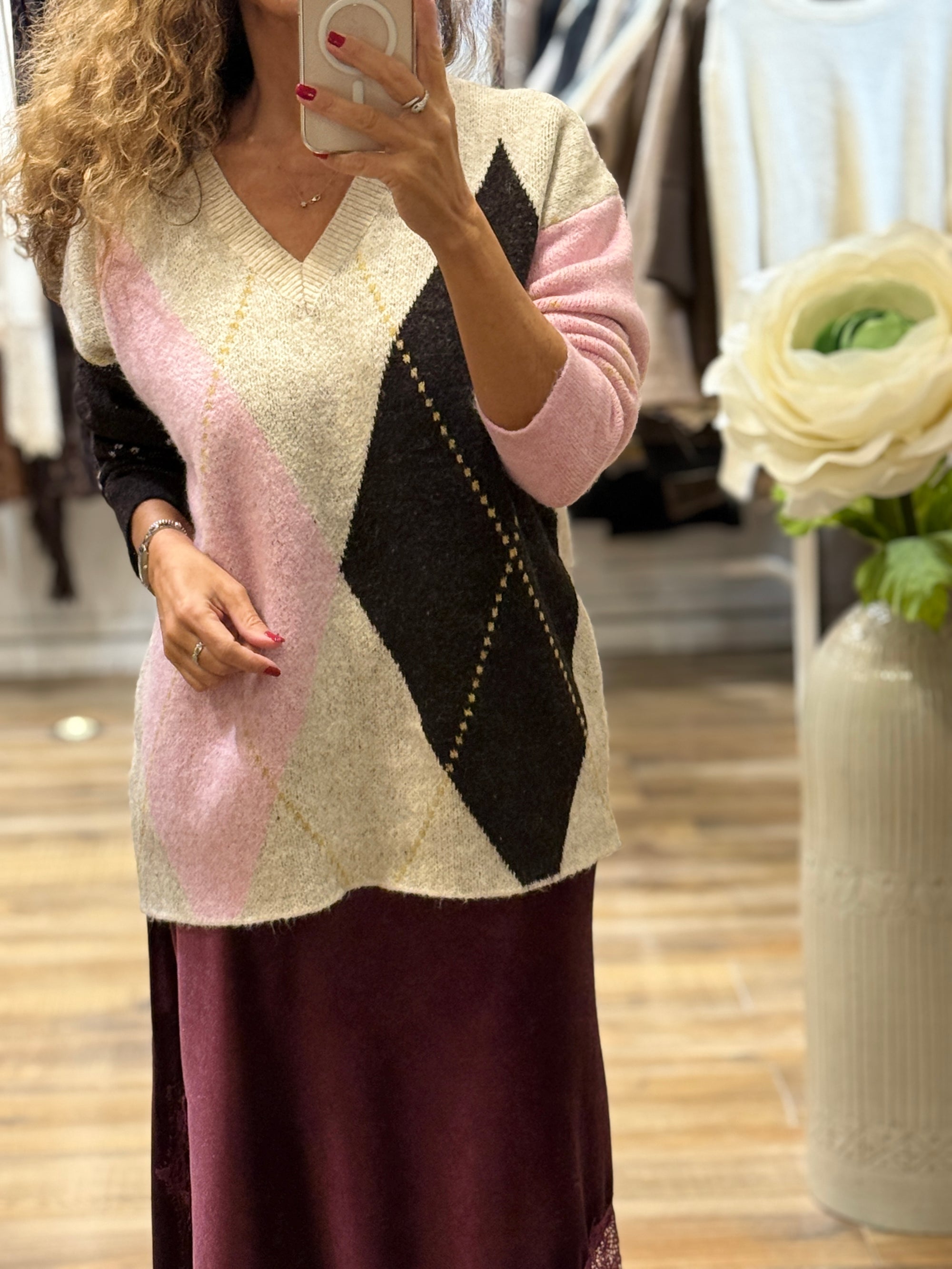 PULL OVERSIZE ARGYLE ROSE CHOCOLAT ET ECRU