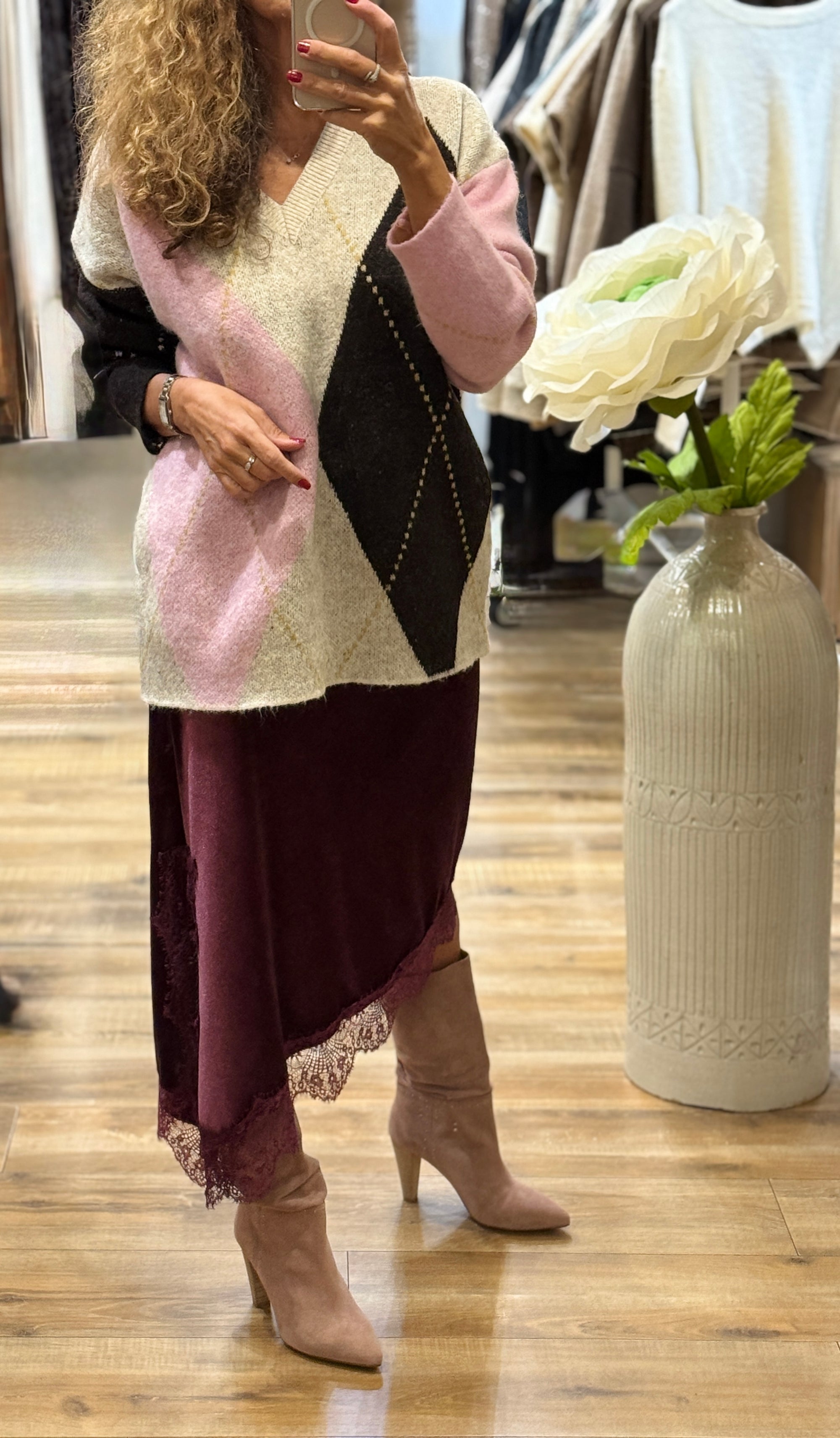 PULL OVERSIZE ARGYLE ROSE CHOCOLAT ET ECRU