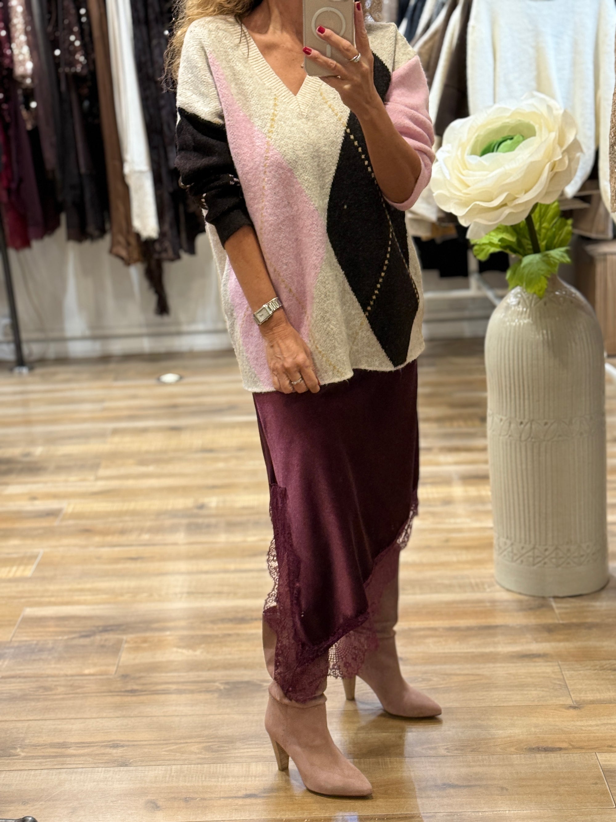 PULL OVERSIZE ARGYLE ROSE CHOCOLAT ET ECRU