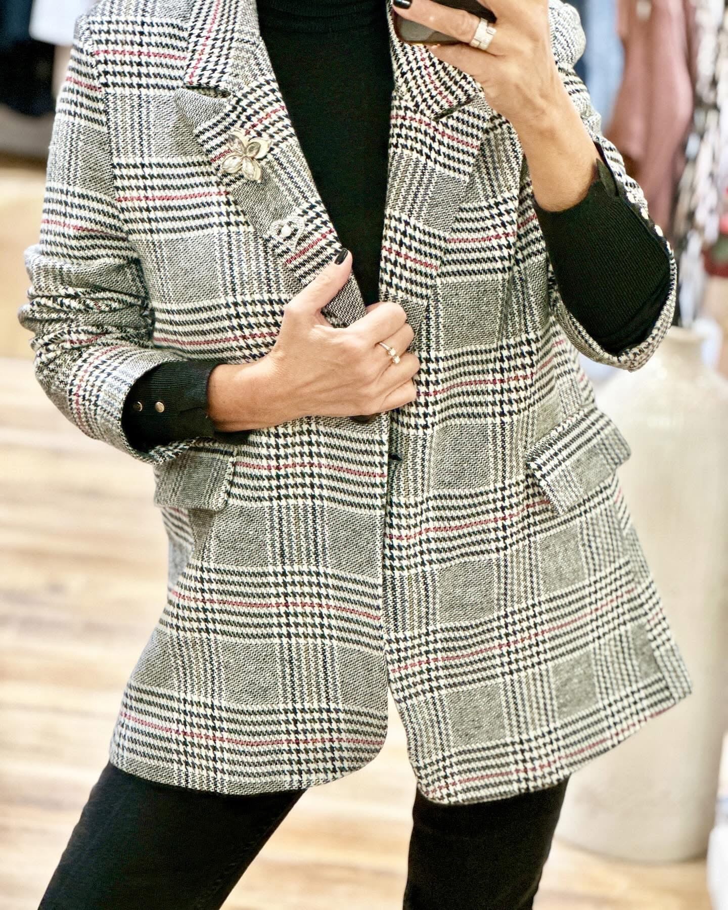 BLAZER PIED DE POULE AVEC BROCHE FLEUR