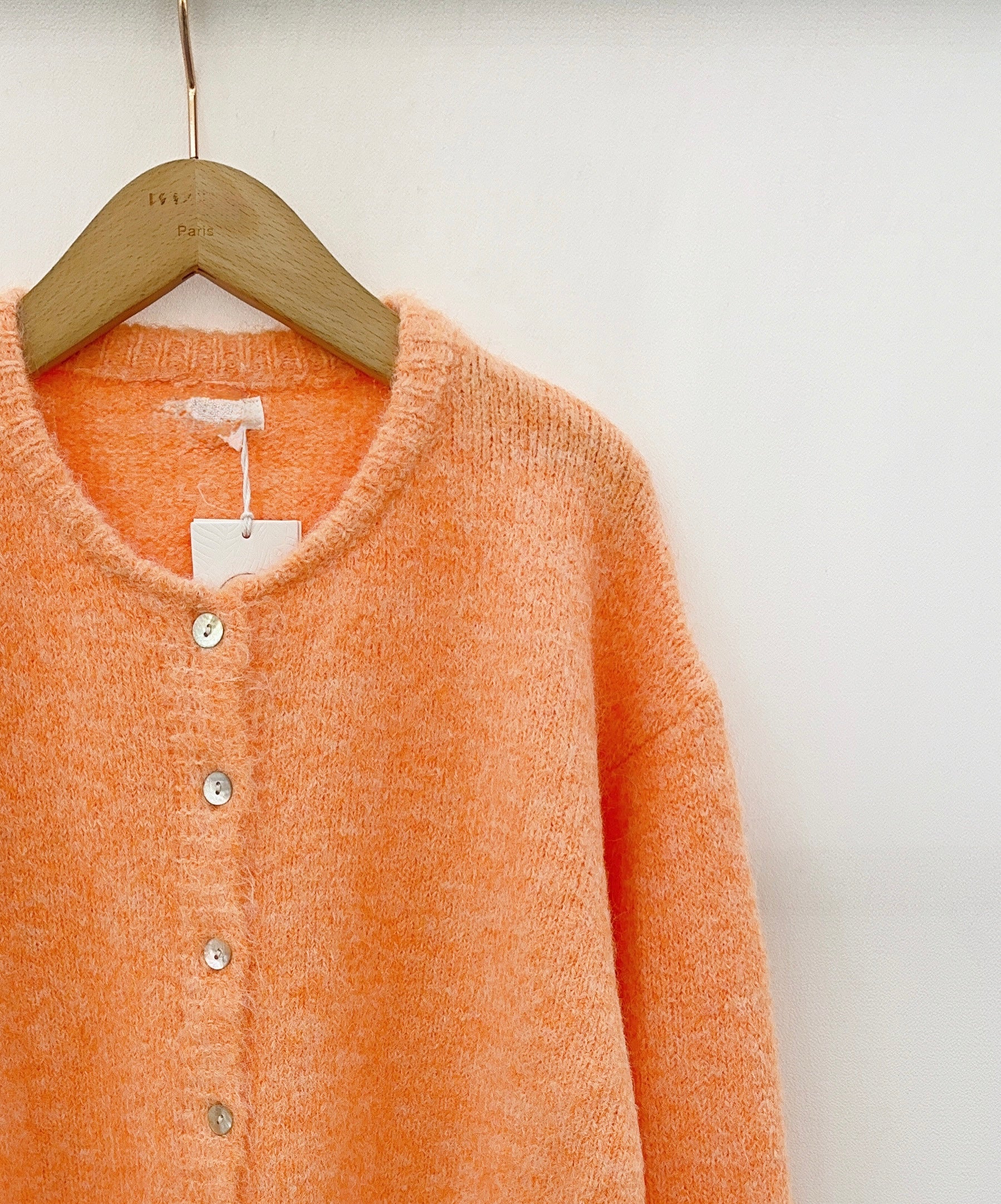 PULL/GILET DOUX BOUTONNÉ ORANGE LAINE